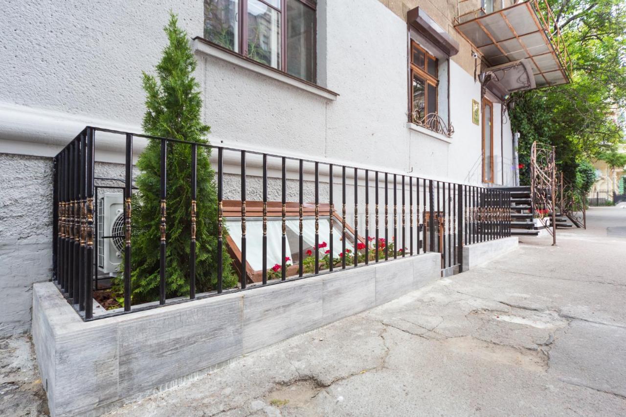 Comfortable Bunker Self Check-In 24 7 Odesa Exterior photo